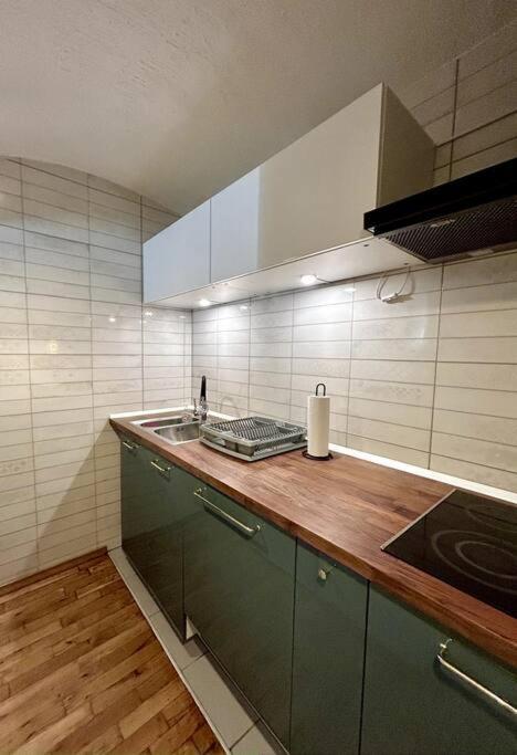 Charming Appartment 3-Min Walk To Old Town - Free Parking Любляна Екстериор снимка